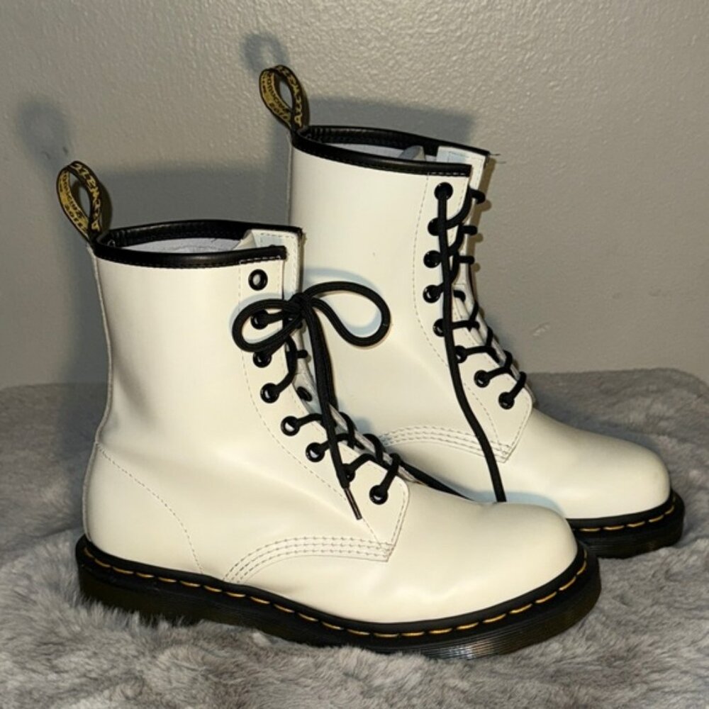 Dr. Martens Ivory Combat Boots size 8 Never worn at all!
